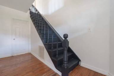 Main picture of 250 Pinner St