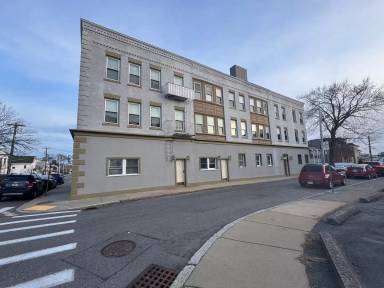 Main picture of 6 Jefferson St