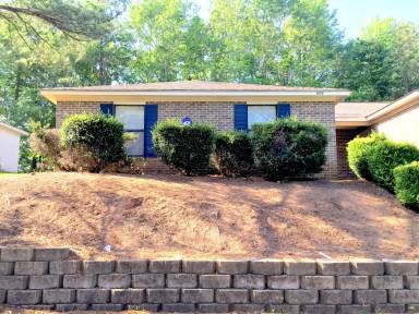 Main picture of 1384 Kurt Cir