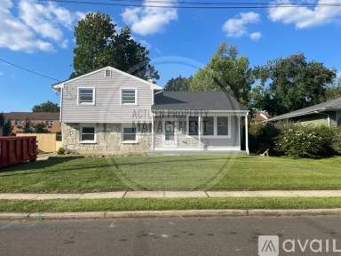 Main picture of 17 Larkin Rd