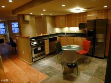 Main picture of 376 Commercial St