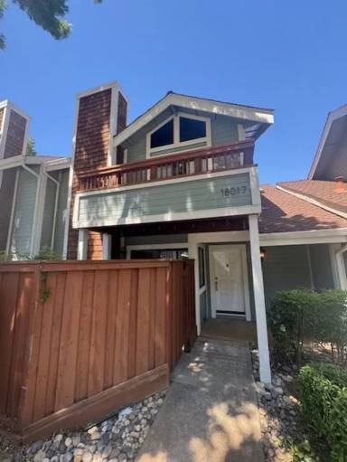 Main picture of 18017 Hillwood Ln