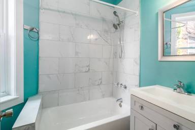 Main picture of 2928 W Oxford St