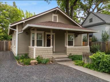 Main picture of 1504 W 5th St