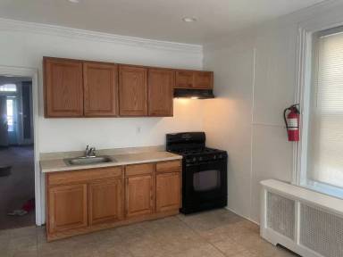 Main picture of 412 E Marshall St