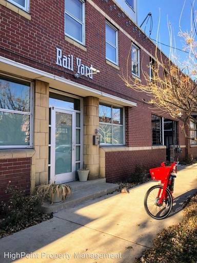 Main picture of 3033 Blake St