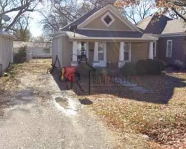 Main picture of 720 E 8th St