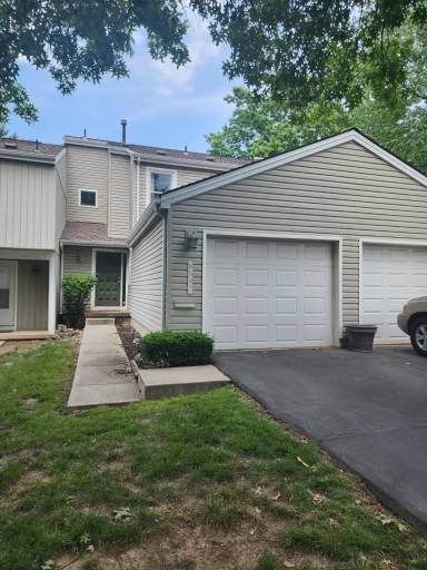 Main picture of 8542 W 108th Pl