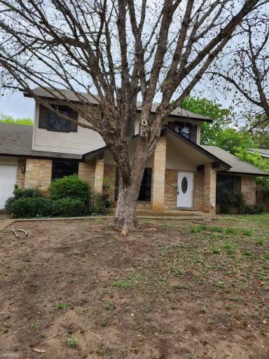 Main picture of 2419 Bluffridge St