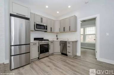 Main picture of 1059 W Glenlake Ave