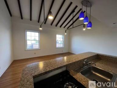 Main picture of 511 South St