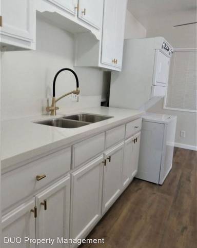 Main picture of 861 N Washington Pl