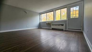 Main picture of 4044 N California Ave