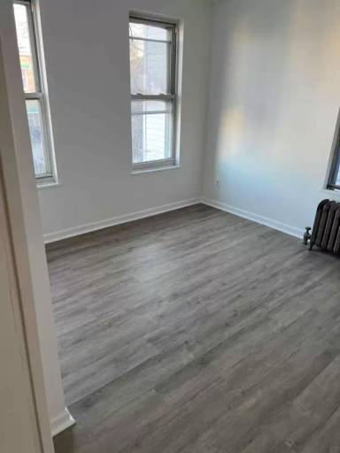Main picture of 606 Van Nest Ave