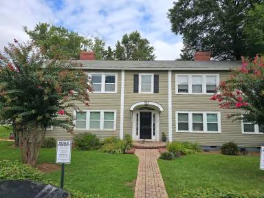 Main picture of 583 Colonial Cir SE