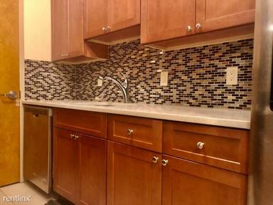 Main picture of 50 Oak St