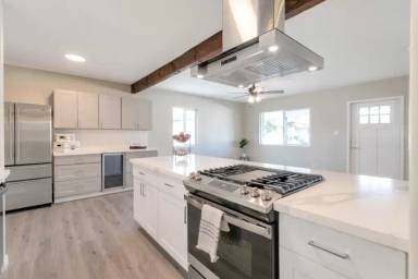 Main picture of 2036 N 17th Pl