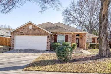 Main picture of 5208 Meadow Chase Ln