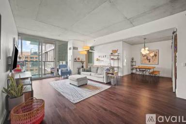 Main picture of 659 W Randolph Condos