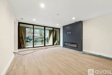 Main picture of 4855 N Christiana Ave