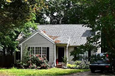 Main picture of 400 Thornwall Ct