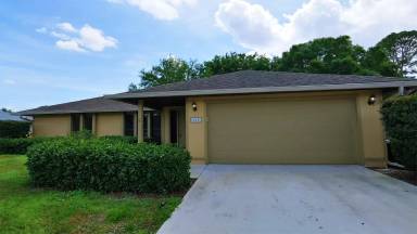 Main picture of 460 SE Justine Ter