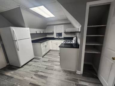 Main picture of 214 Calef Rd