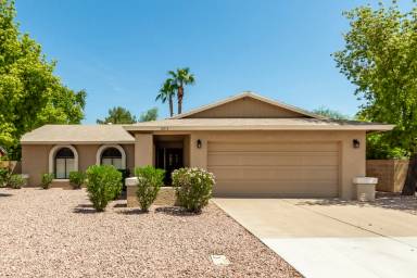 Main picture of 2215 N Los Altos Dr