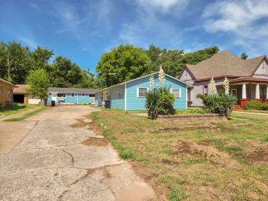 Main picture of 616 N Beard Ave