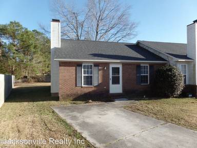 Main picture of 100 - 102 Live Oak Ct