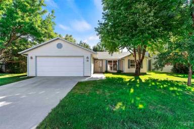 Main picture of 88 S Firwood Ave
