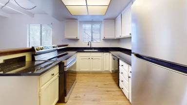 Main picture of 2952 Robert Ct
