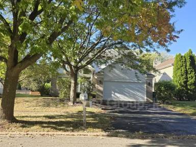 Main picture of 211 Lexington Ct