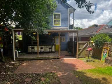 Main picture of 266 Vallette St