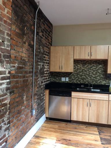 Main picture of 126 W Washington St