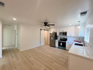 Main picture of 2521 49th Ave