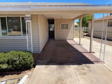 Main picture of 2002 W Gardenia Dr