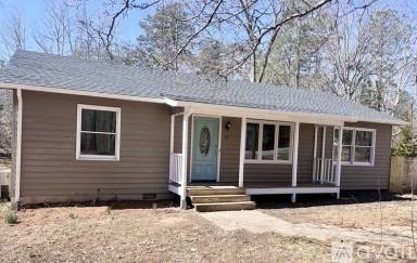 Main picture of 12 Powhatan Rd