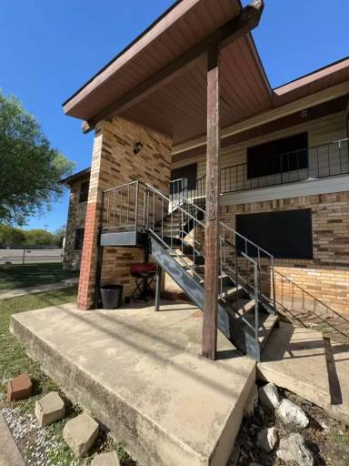 Main picture of 1102 Harley Dr