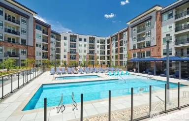 Main picture of 200 E Mississippi Ave