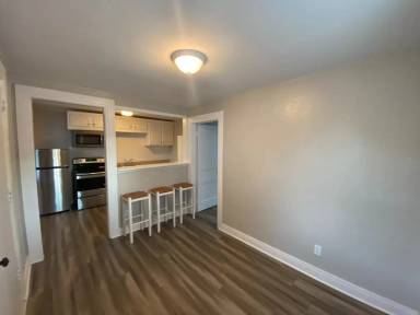 Main picture of 2350 Forbes St