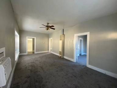 Main picture of 1405 W Maple Ave