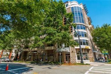 Main picture of Gateway Plaza