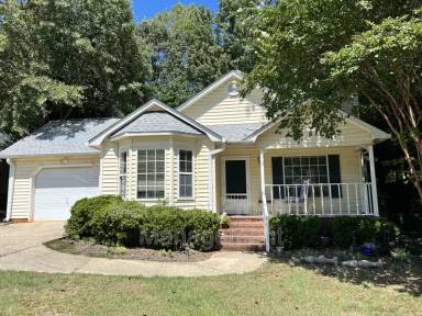 Main picture of 237 Oak Valley Dr