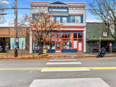 Main picture of 8641 N Lombard St