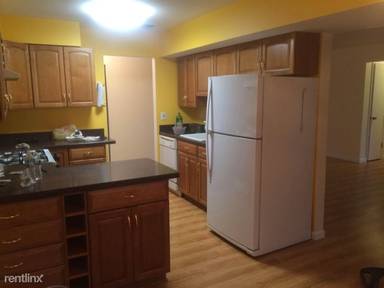 Main picture of 900 Green Hollow Dr