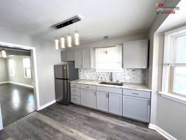 Main picture of 4943 N 24th Pl