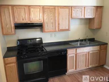 Main picture of 2098 Victoria Pl