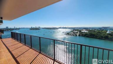 Main picture of 1000 Venetian Way