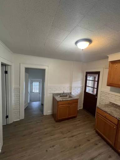 Main picture of 19 Garland Ave